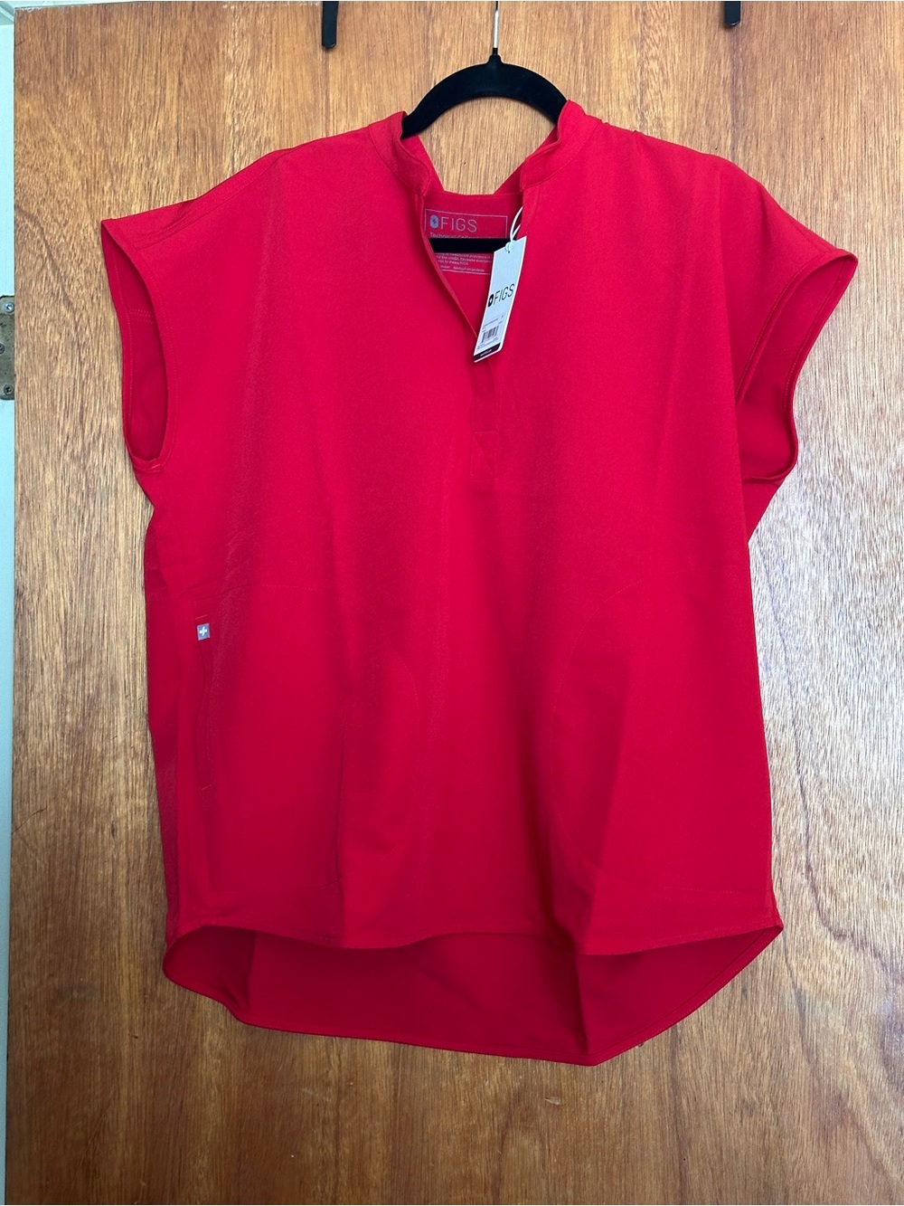 Figs Rafaela Oversized Scrub Top - Winning Red - Picture 4 of 6